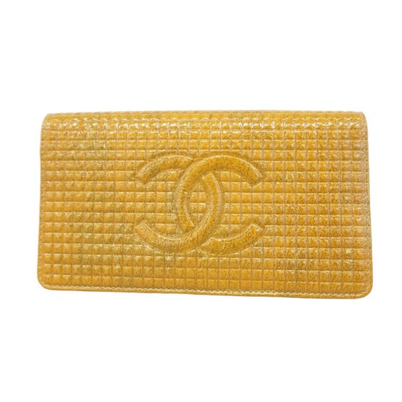 CHANEL Cream Leather Wallet - Picture 1 of 11